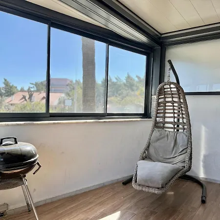 Super Luks, Denize 100 Metre, Ruya Evi 1