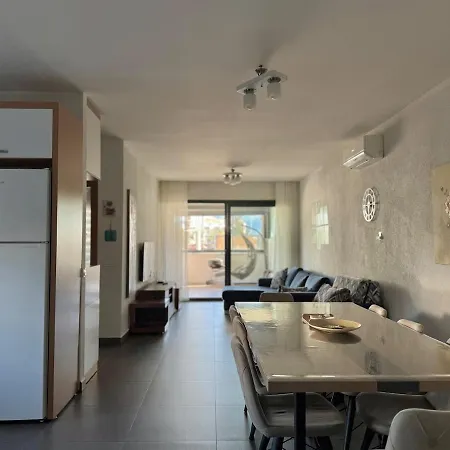 Super Luks, Denize 100 Metre, Ruya Evi 1 Apartment *